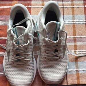 Women’s Gray and Teal Athletic Mizuno Sneakers